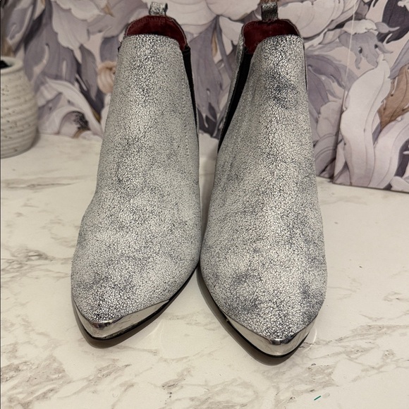 REPORT Signature‎ Women's White Crackled pointed Toe Ankle Boots Size 7 - Picture 5 of 11